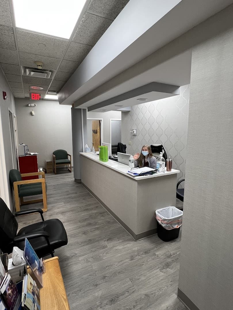 Groth Pain & Spine photo 3