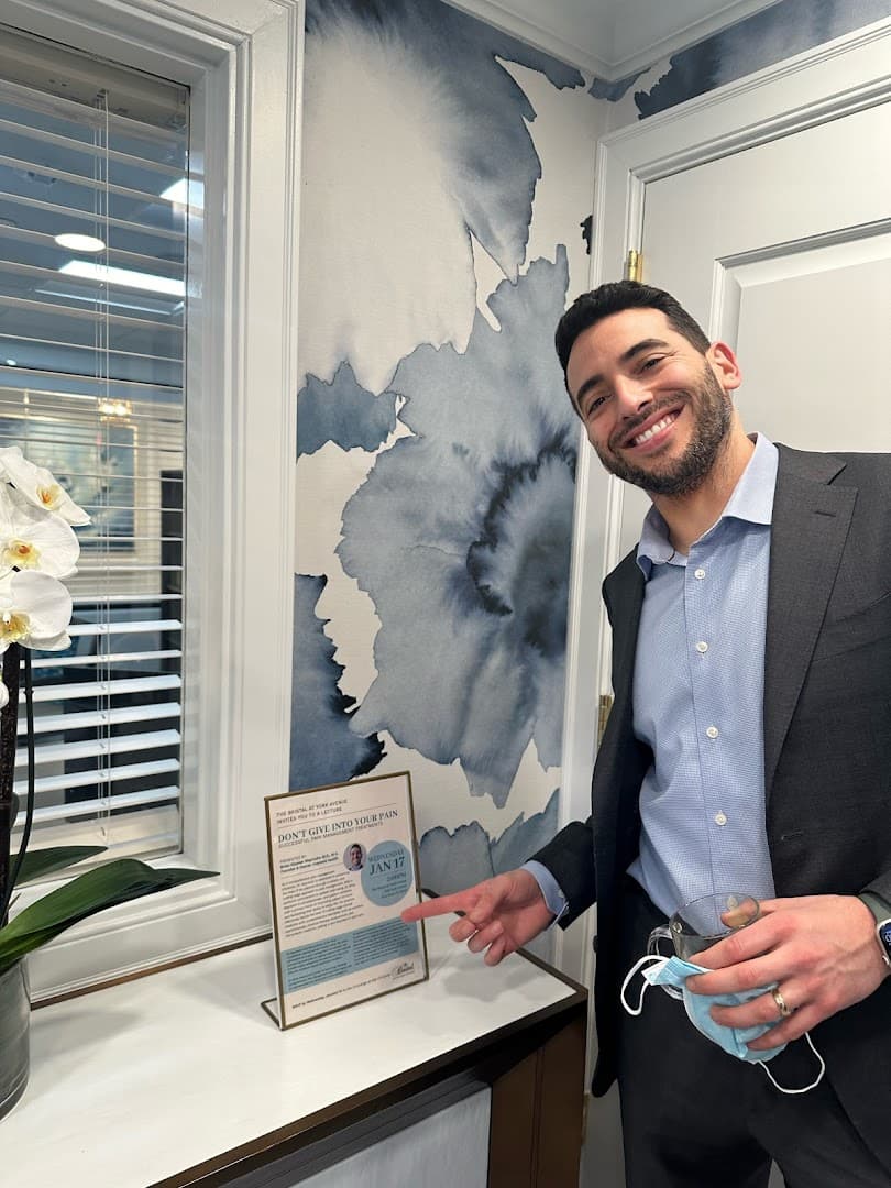 Maywell Pain Management of Plainview - Brian Mayrsohn M.D. photo 3