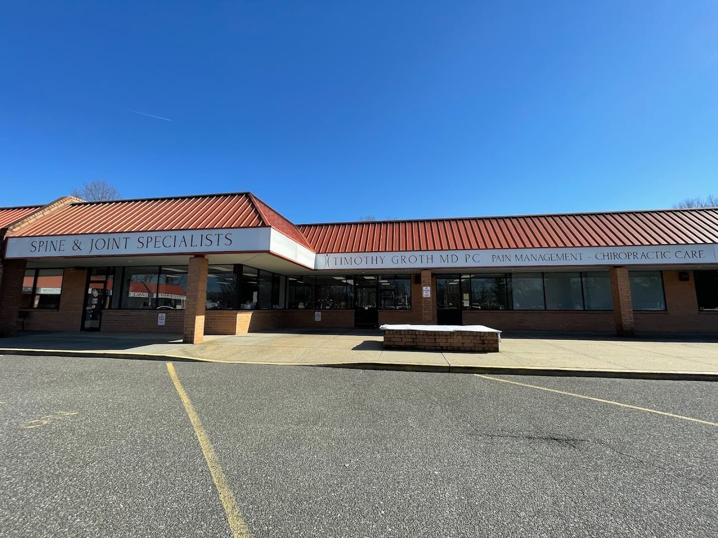 Groth Pain & Spine photo 4